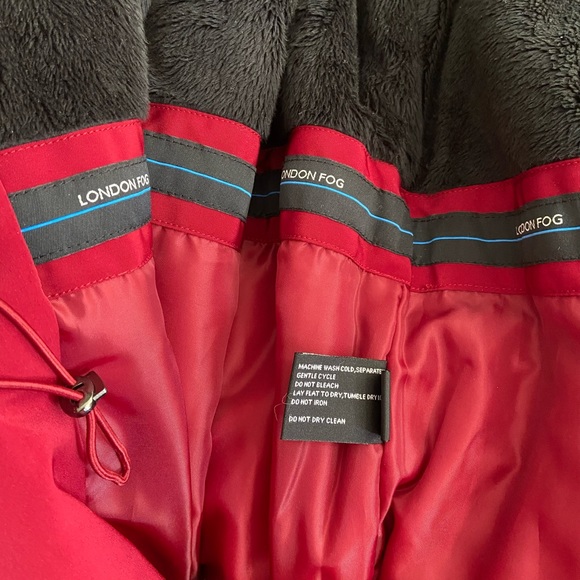 London Fog Ladies Size M Hip Length Lined Burgandy Jacket Zip Front Closure - Picture 8 of 8